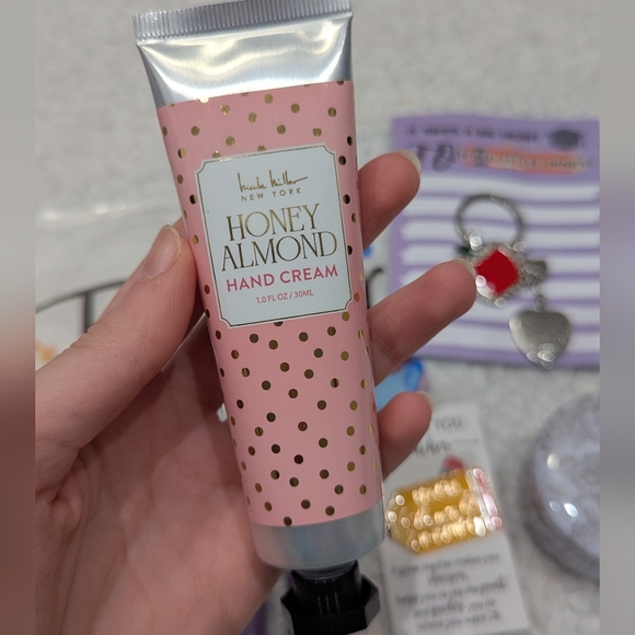 Best Teacher Ever Glass Tumbler with Teacher Survival Kit - Picture 7 of 16